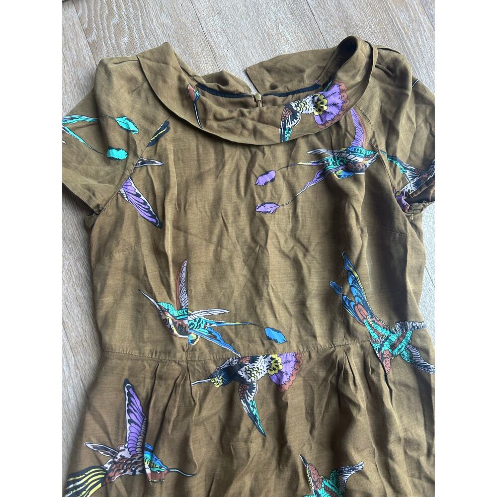 Boden Hummingbird Print Silk Blend RollCollar earthy whimsical retro elevated - Picture 13 of 16